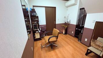 Trị liệu toàn thân, liệu pháp biển, chăm sóc da mặt, dịch vụ massage