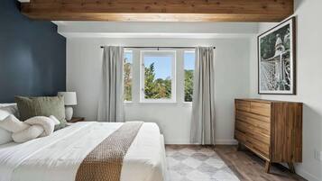 2 chambres, fer et planche à repasser, Wi-Fi, draps fournis