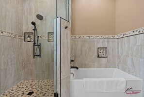Shower, hair dryer - Golf Course, Hot Spring Close, Dalton Ranch! (Durango)