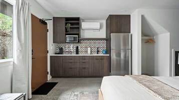 1 bedroom, iron/ironing board, travel cot, WiFi