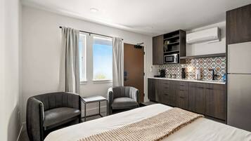 1 habitación, tabla de planchar con plancha, wifi y ropa de cama