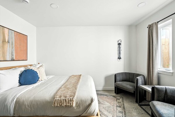 1 間睡房、熨斗/熨衫板、可攜式嬰兒床、上網