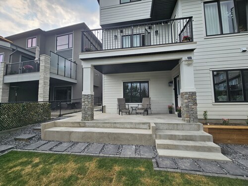 New Modern Suite in Calgary NW