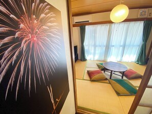 Interior - Nostalgic Japan! Direct to Shinjuku & Shibuya on JR Station. (Kita City, Ukima)