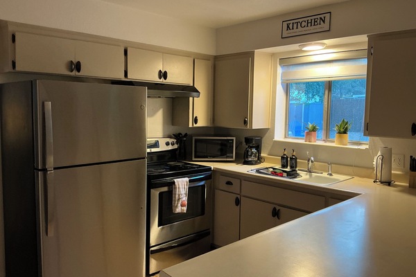 Micro-ondes, four, plaque de cuisson