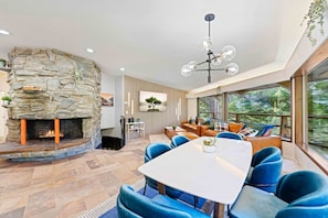 Interior - Lakefront Compound - HotTub+Pool Table+Kayaks (North Bend)
