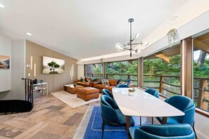 Interior - Lakefront Compound - HotTub+Pool Table+Kayaks (North Bend)