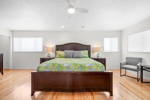 4 bedrooms, iron/ironing board, WiFi, bed sheets - Manasota Bayview – Pool, Dock, Beach, Sleeps 10 (Englewood)
