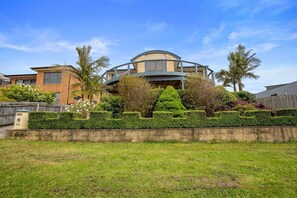 Exterior - Apollo's Rest. (Apollo Bay)