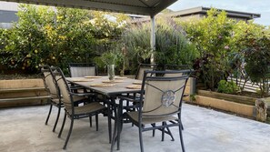Outdoor dining - Apollo's Rest -  Ocean Views Retreat (Apollo Bay)
