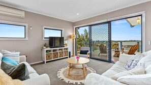 تلفزيون، كُتُب