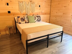 Room - Relax on Eagle Lake! Lakefront Getaway perfect for Groups! (Coalmont)