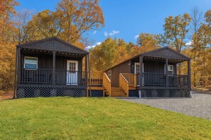 Exterior - Relax on Eagle Lake! Lakefront Getaway perfect for Groups! (Coalmont)