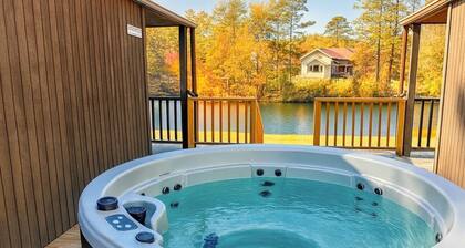 Relax at Eagle’s Landing on the Lake - Hot Tub and Paddle Boat! Veteran Owned!