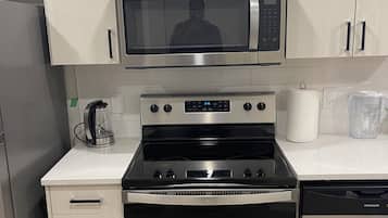 Microones, forn, placa de cuina i rentaplats