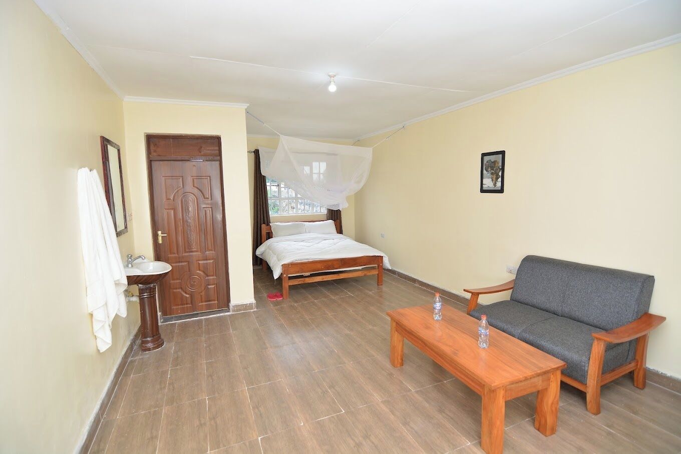 Habitación individual estándar, vista al jardín | Wifi gratis y ropa de cama 