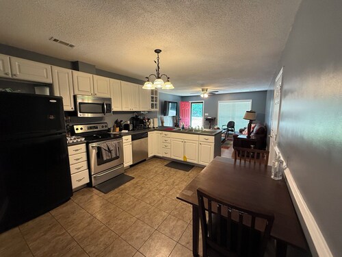 Handicap Accessible 3BR Getaway – Near Beaufort, Hilton Head, & Savannah