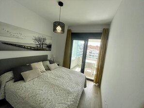 WiFi, bed sheets