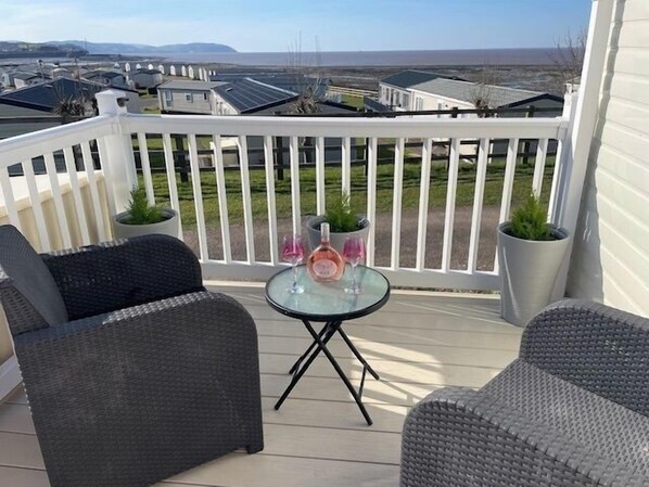 Property grounds - Cabin - Sleeps 4 - Pets Ok - Balcony - Parking (Watchet)