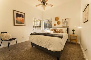 3 chambres, bureau, lit de bébé portatif, accès au Wi-Fi (inclus)