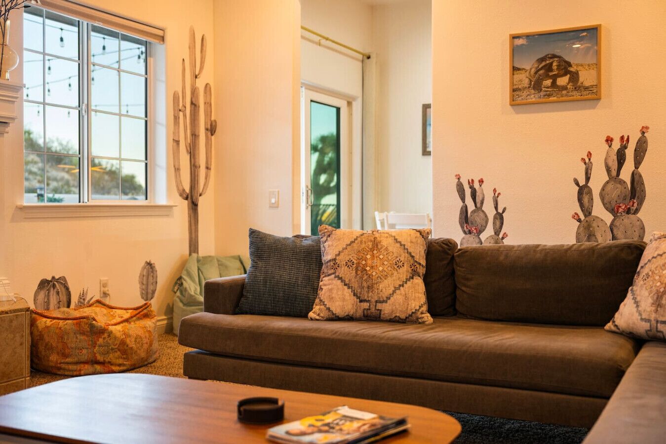 Smart TV, table tennis, books