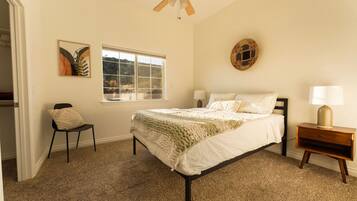 Desk, travel crib, free WiFi, bed sheets