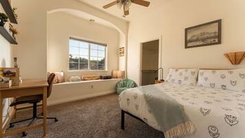 Desk, travel cot, free WiFi, bed sheets