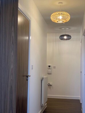 Interior - 2 Bed Flat- Direct Links to Central London (Grays)