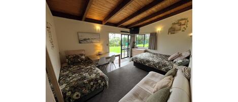 3 bedrooms, iron/ironing board, WiFi, bed sheets