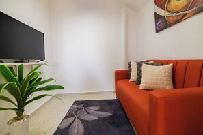 Condo, 3 phòng ngủ, hút thuốc, hồ bơi riêng | Phòng khách