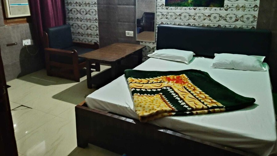 Hotel Yash Palace Kanpur