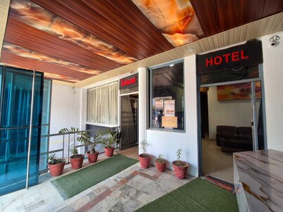 Varun Hotel and Restaurant