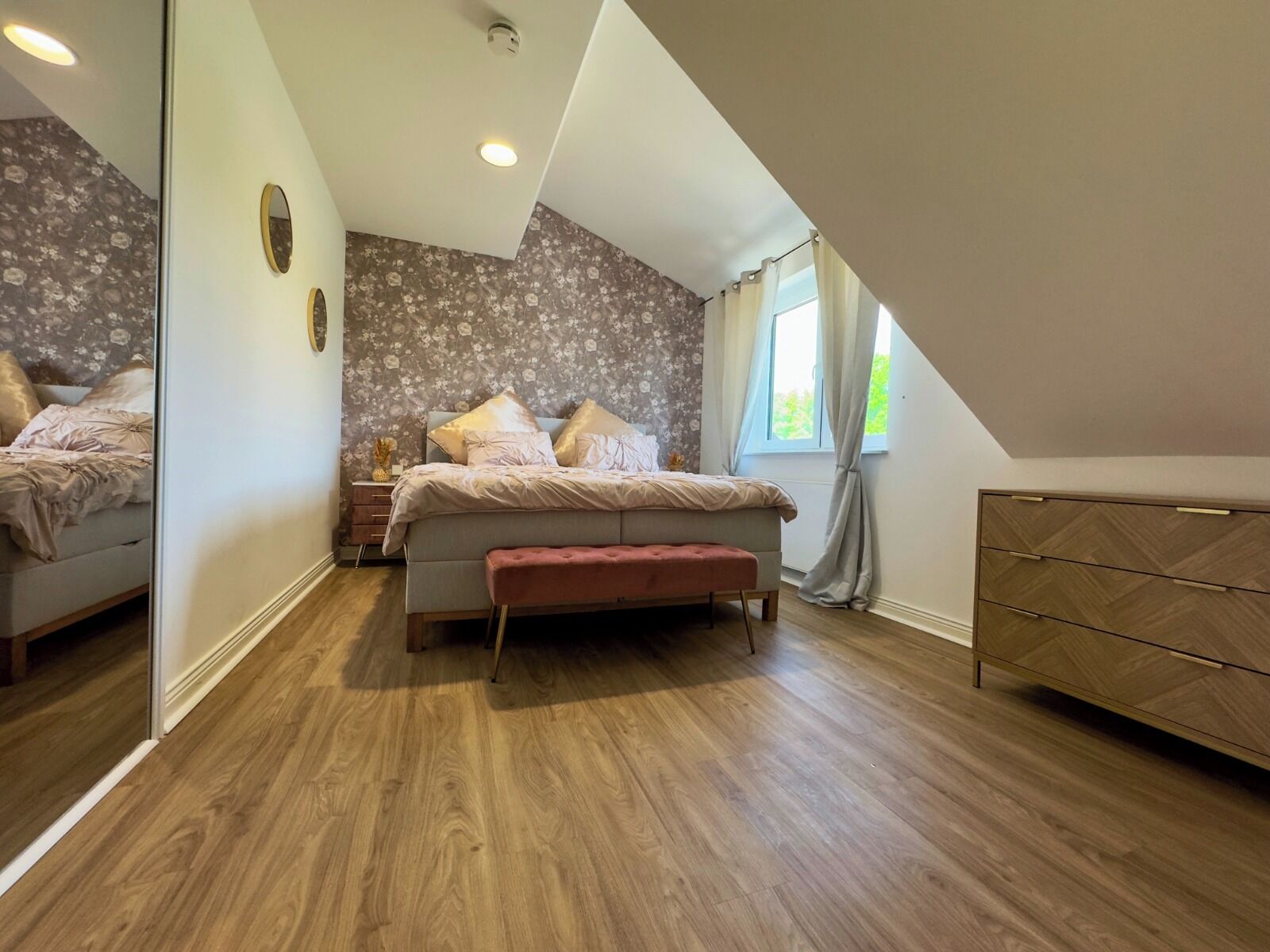 2 soverom, strykejern/-brett, wi-fi og sengetøy