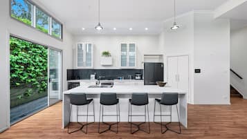 Microwave, oven, stovetop, dishwasher