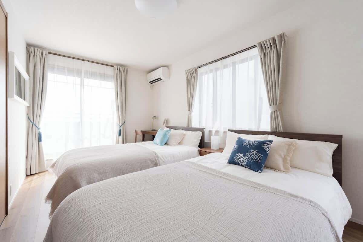 5 bedrooms, iron/ironing board, travel crib, WiFi