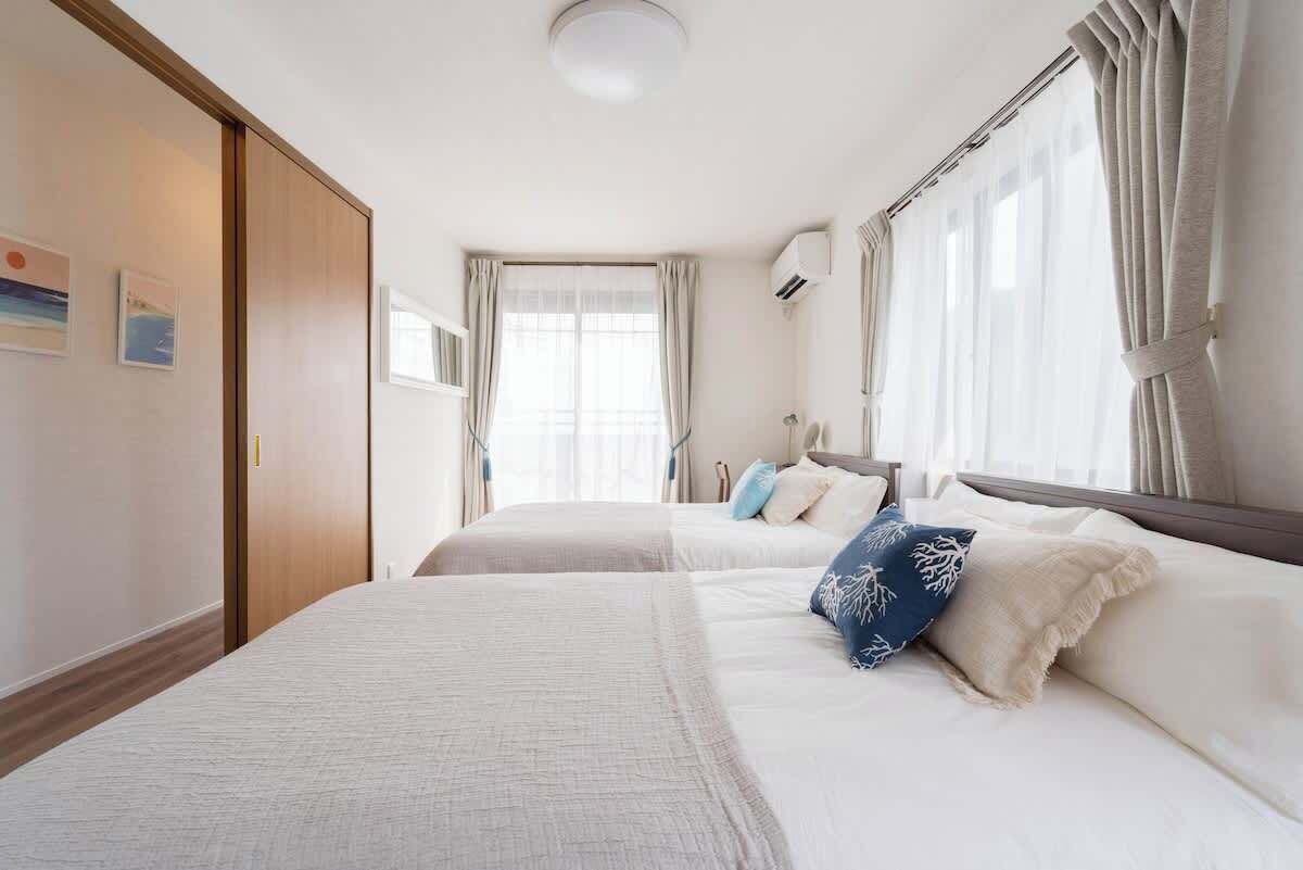 5 bedrooms, iron/ironing board, travel cot, WiFi