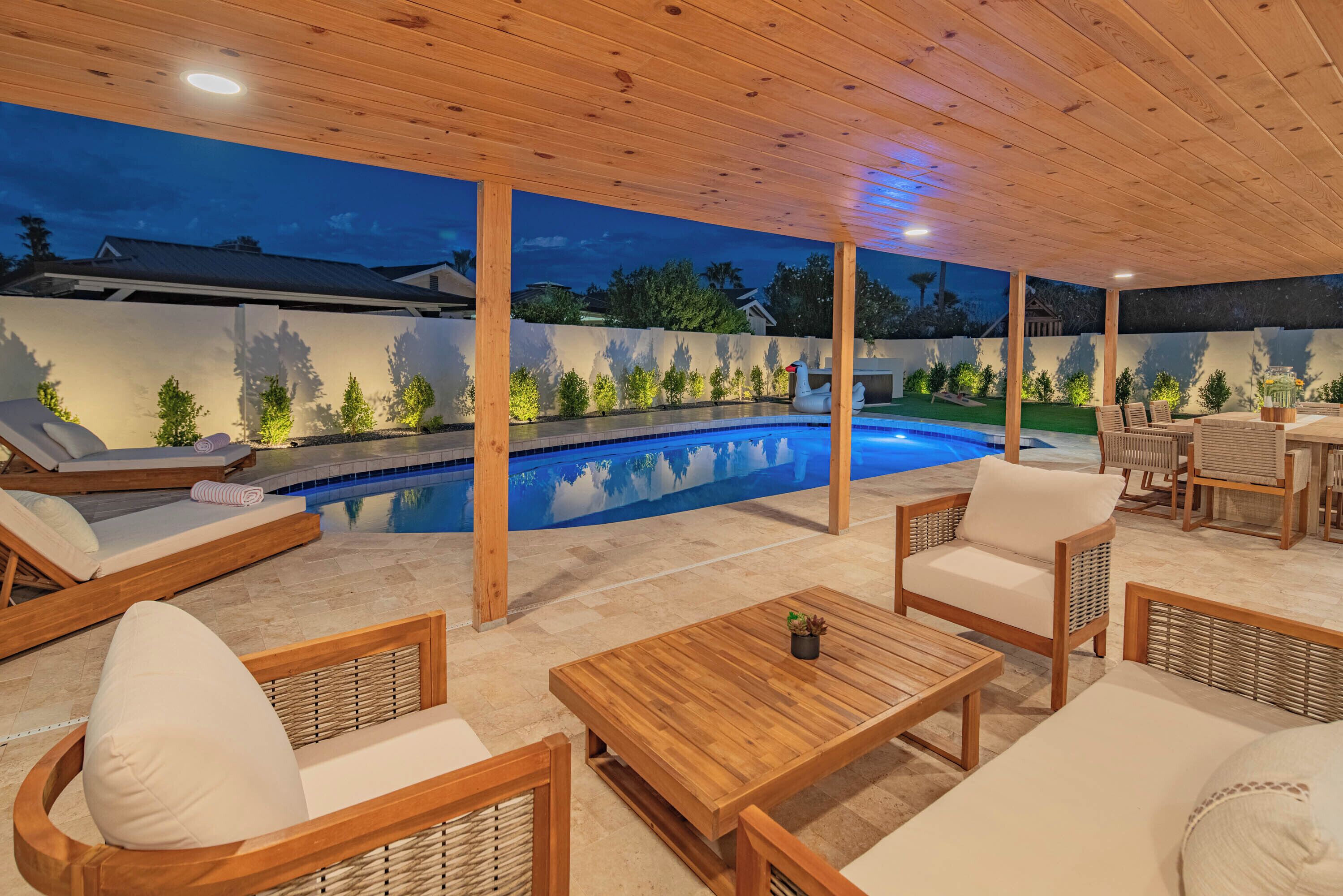 حمّام سباحة خارجي، حمّام سباحة مُدفَّأ