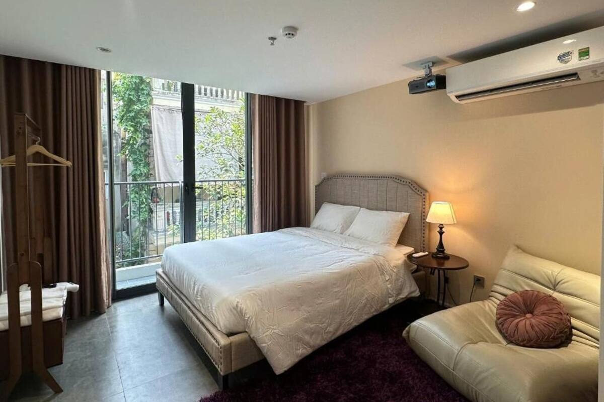 Standard Double Room, City View | Desk, free WiFi, bed sheets