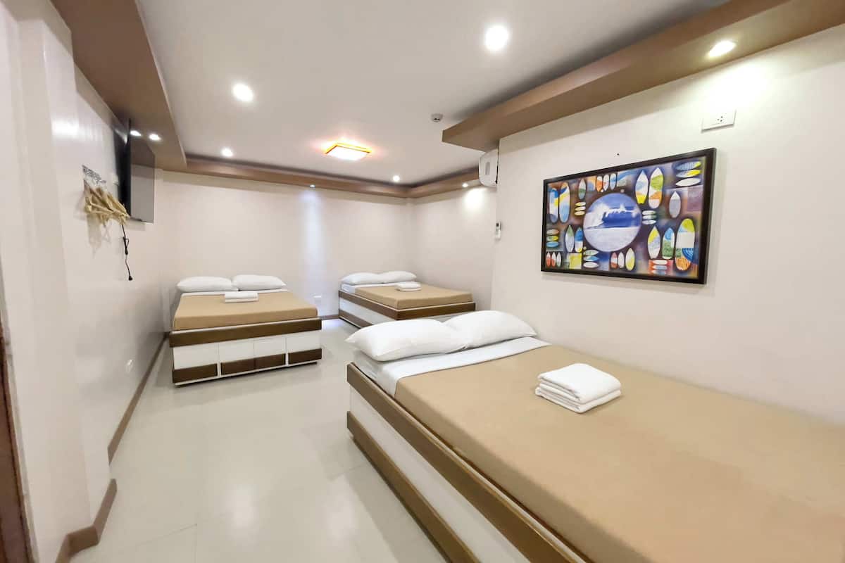 Deluxe Family Room | Free WiFi, bed sheets