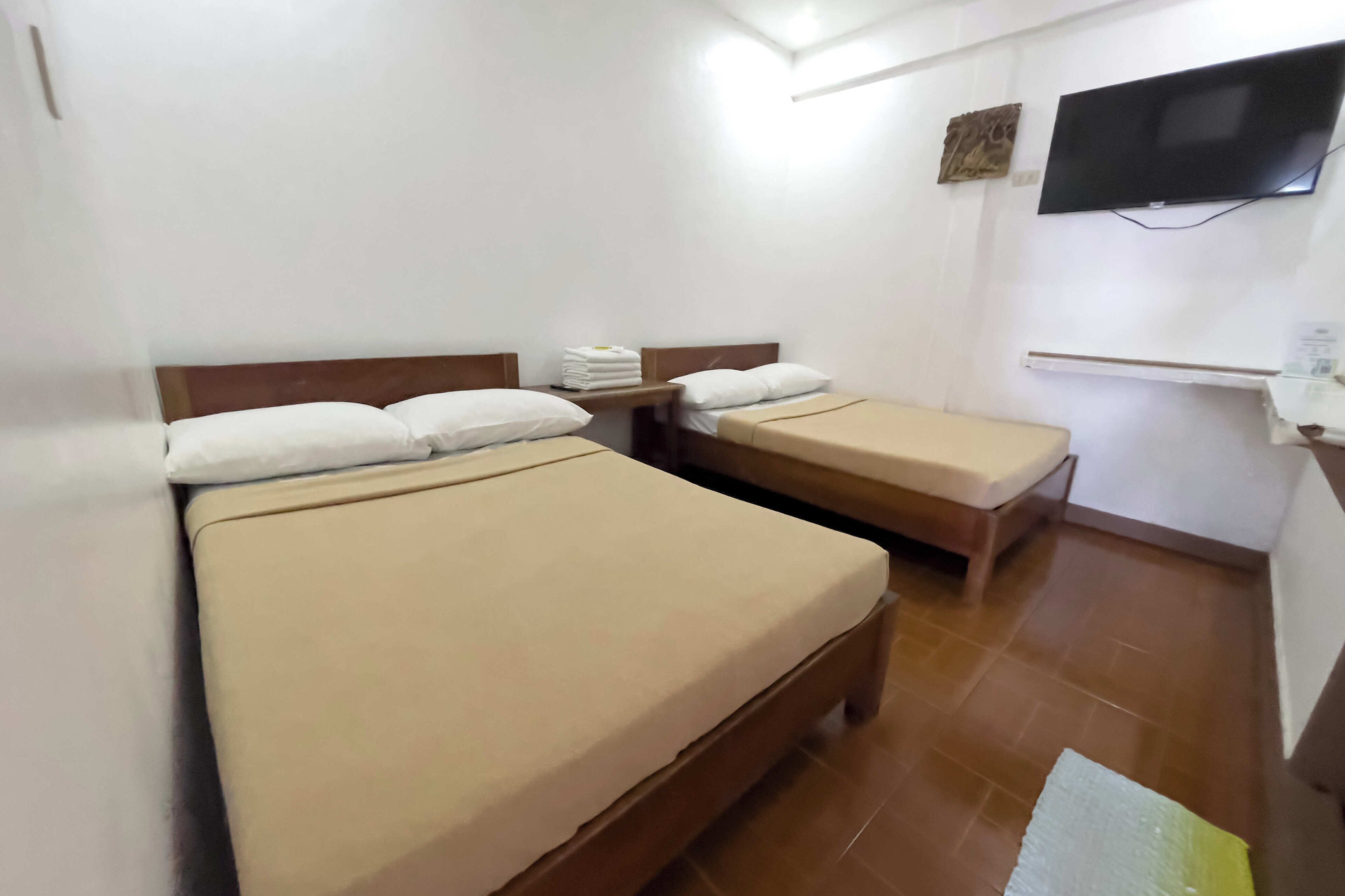 Standard Double Room | Free WiFi, bed sheets