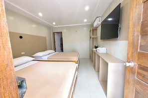 Deluxe Room | Free WiFi, bed sheets