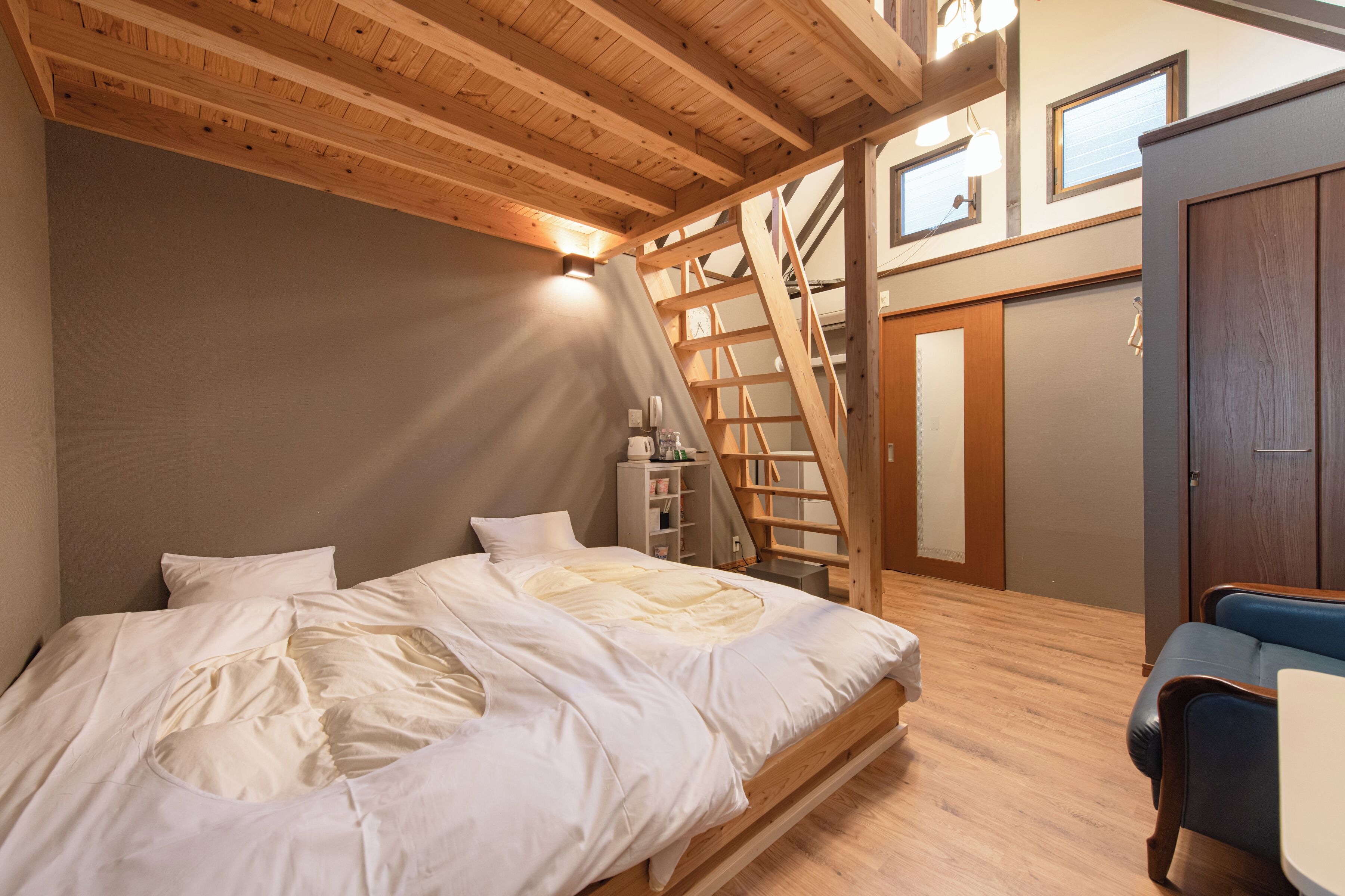 スタンダード ツインルーム バルコニー オーシャンビュー | デスク、ノートパソコン用作業スペース、ベッドシーツ