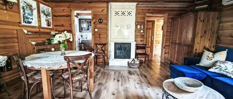 Télévision, cheminée