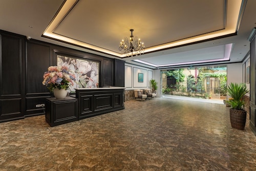 Grand Vinh Tuy Hotel & Spa Ha Noi