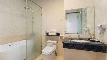 Premium Room, City View | Bathroom | Shower, free toiletries, hair dryer, bidet