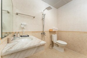 Standard Double Room, City View | Bathroom | Shower, free toiletries, hair dryer, bidet
