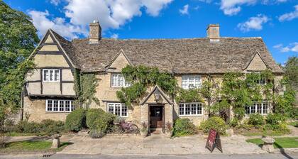 Japonica - Minster Lovell