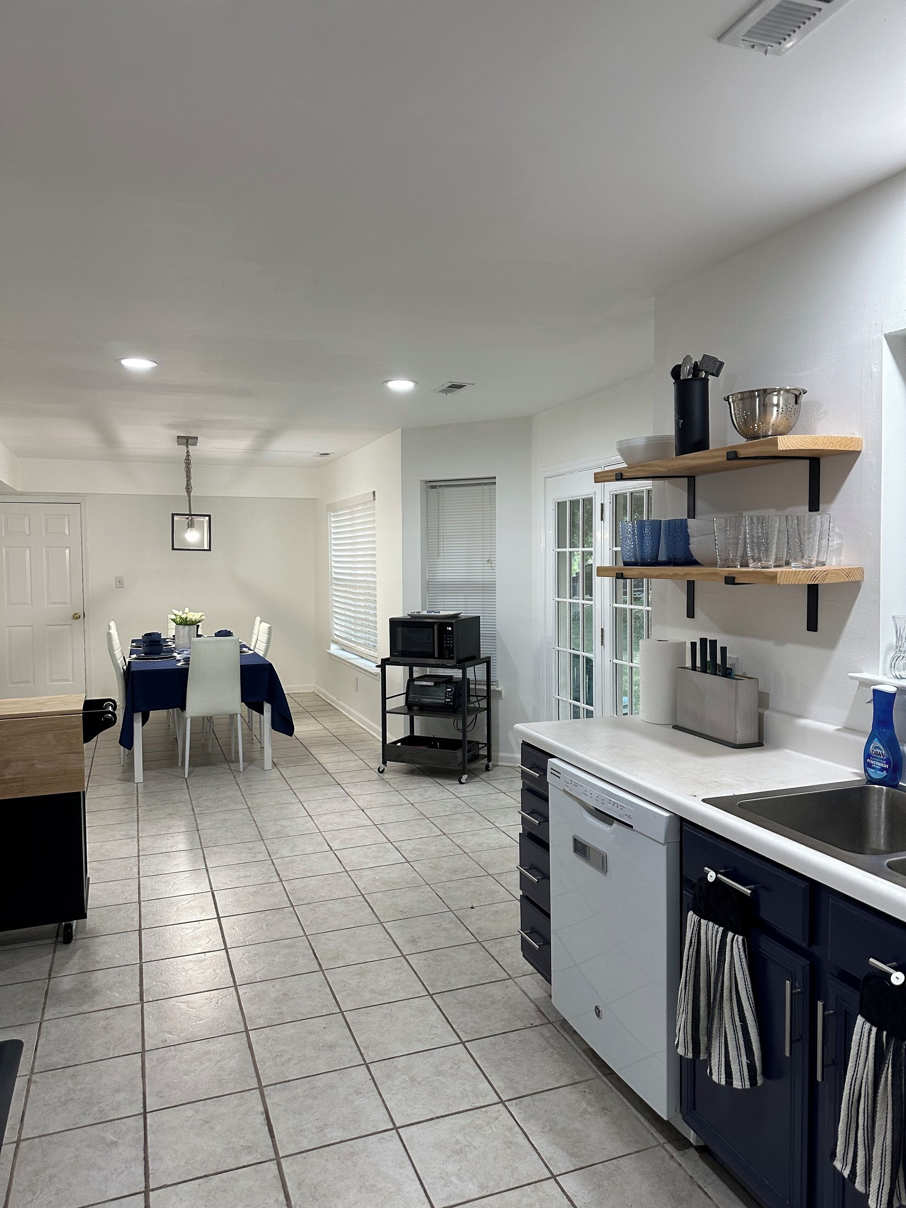 冰箱、微波炉、烤箱、炉灶