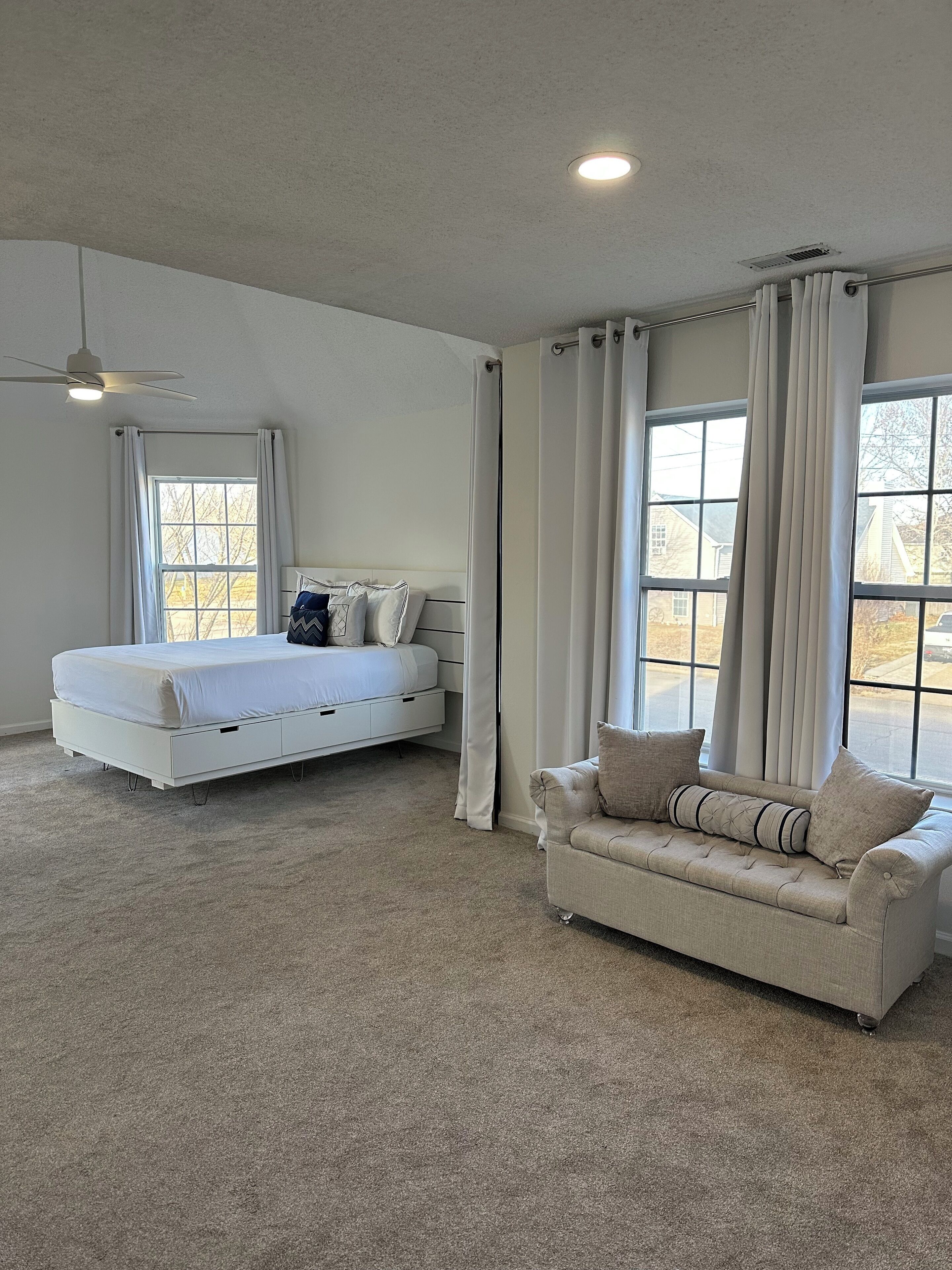 3 bedrooms, iron/ironing board, free WiFi, bed sheets