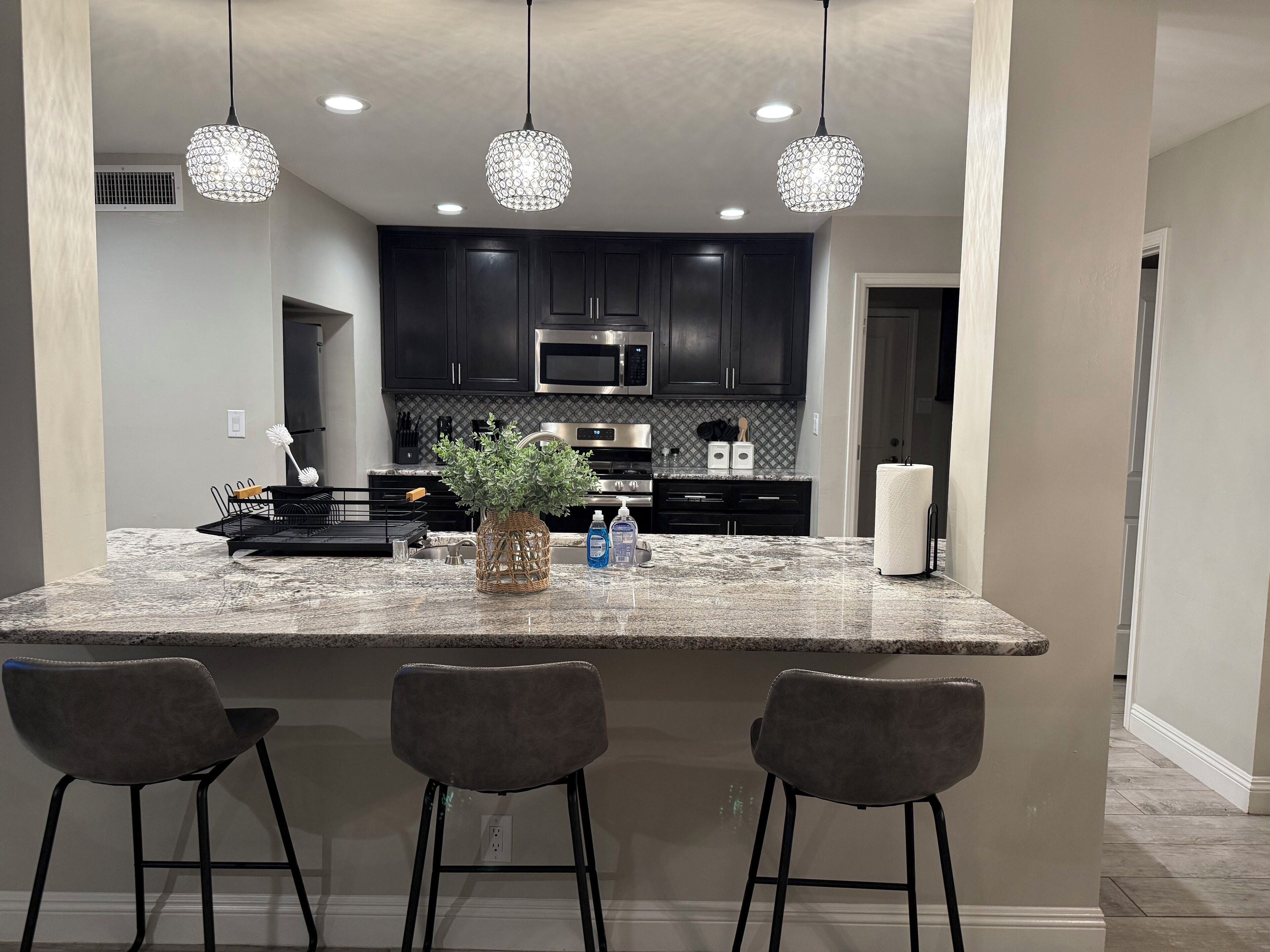 Mikroaaltouuni, uuni, liesi, astianpesukone